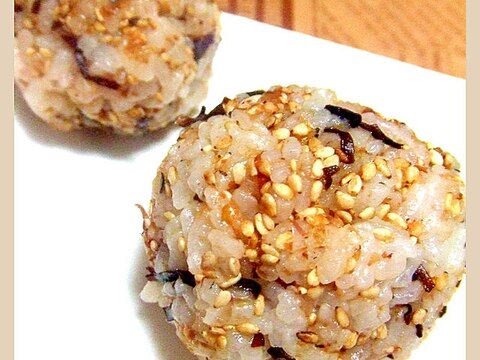 塩昆布・ごま・かつお節おにぎり